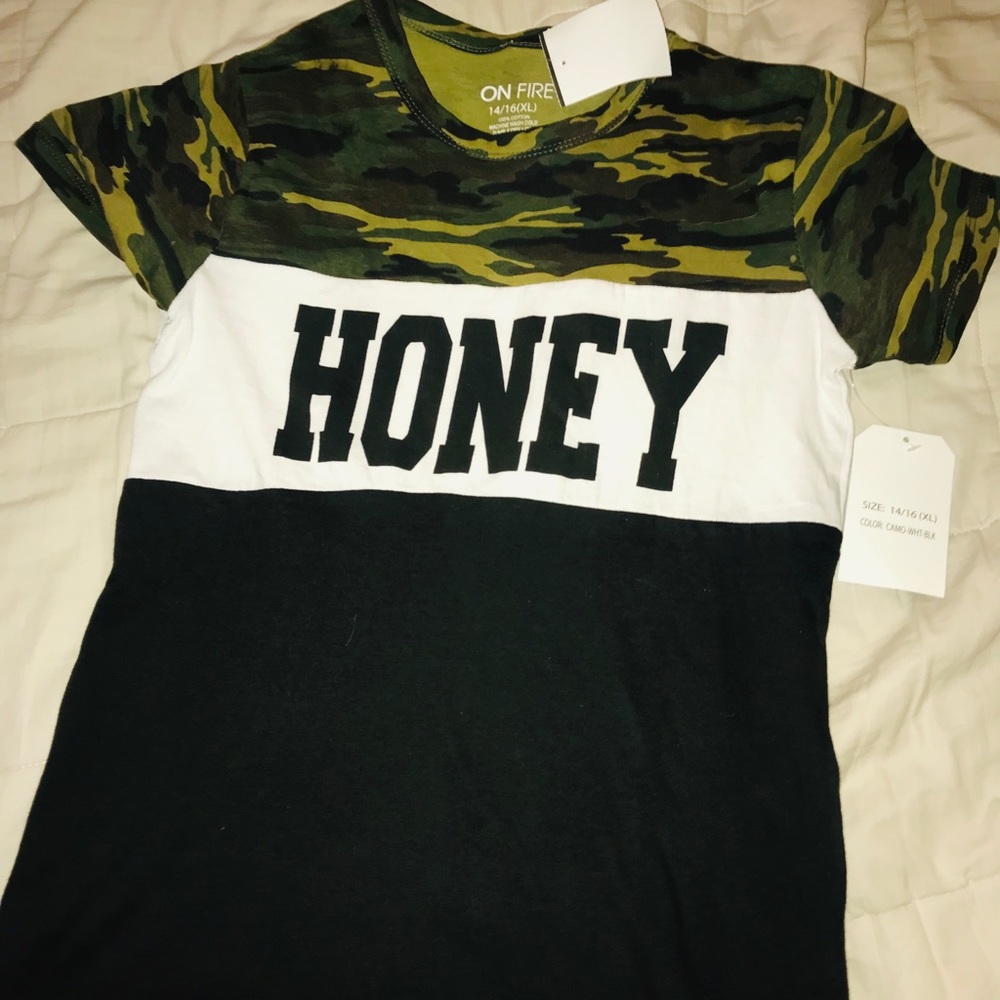 A shirt black and 2 Colors